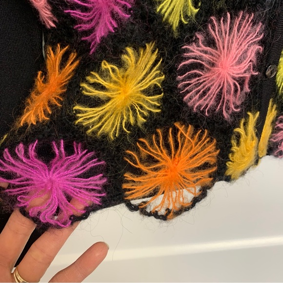 VTG Joseph A Appliqué Design Black Floral Cardigan Top Viscose Mohair Blend M - Picture 5 of 11